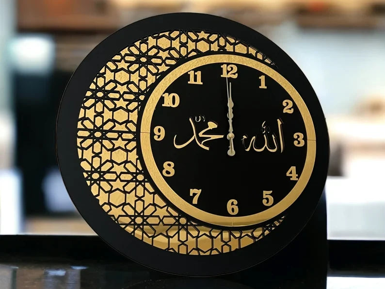 AM NEW 2C CLOCK BLACK & GOLDEN